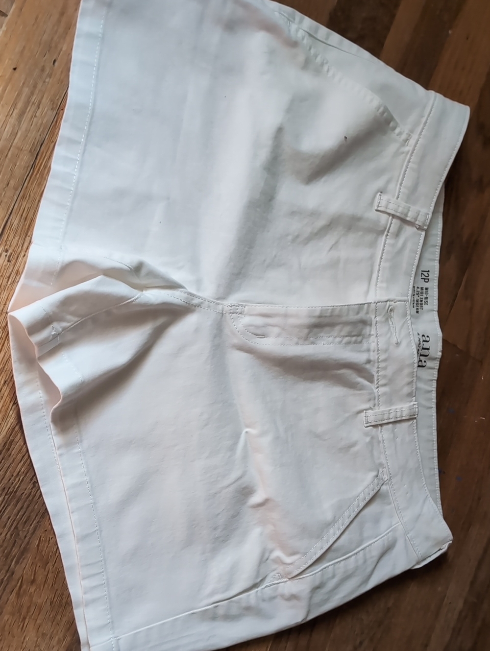 a.n.a White Women's Shorts - Clean Casual Style